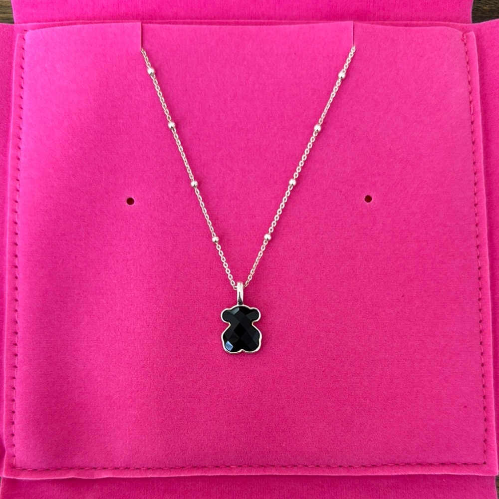 Elegant Black Onix Pendant Necklace